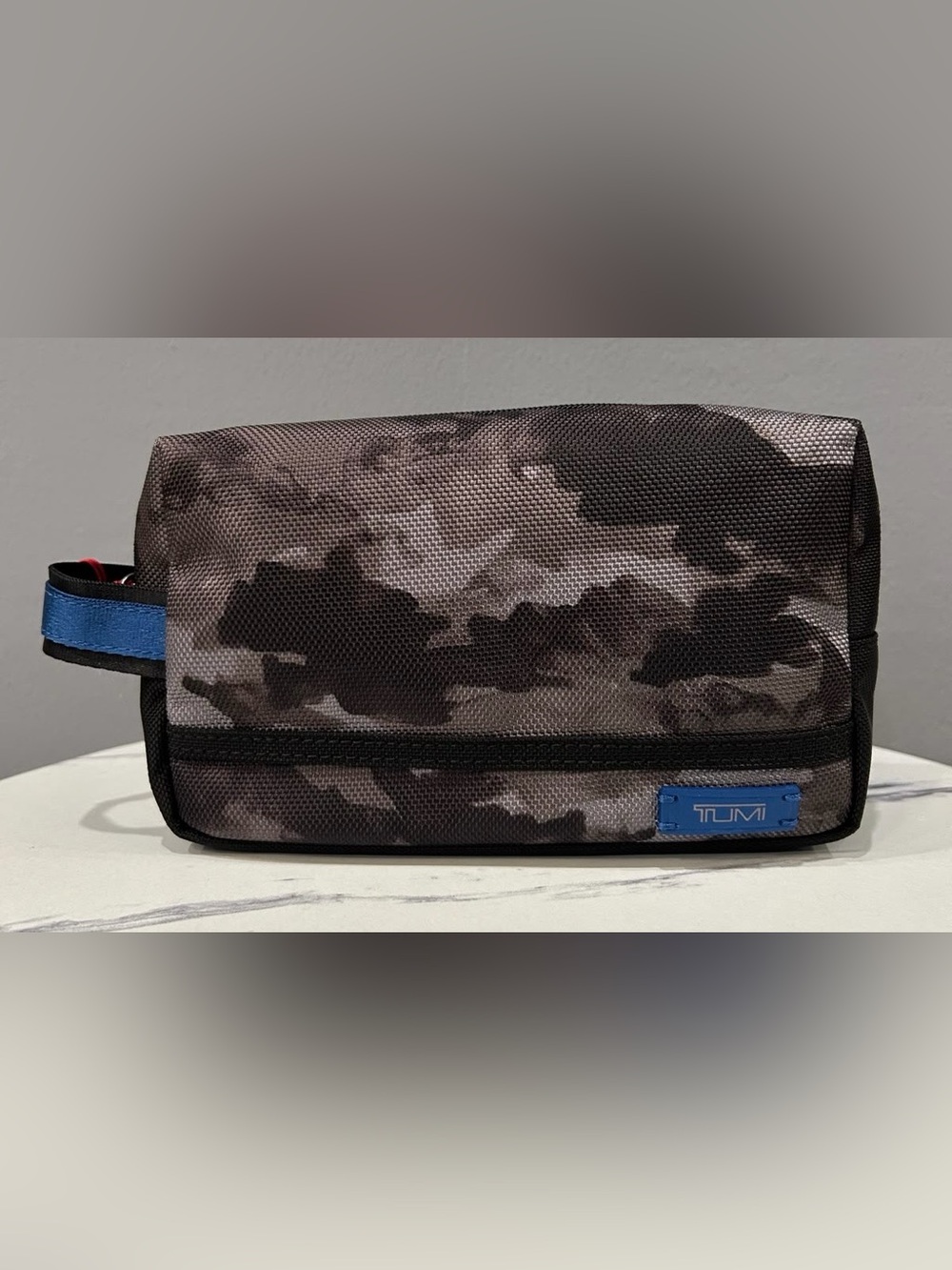 Brand New with Tag TUMI Medium Kit Mountain Camouflage Print